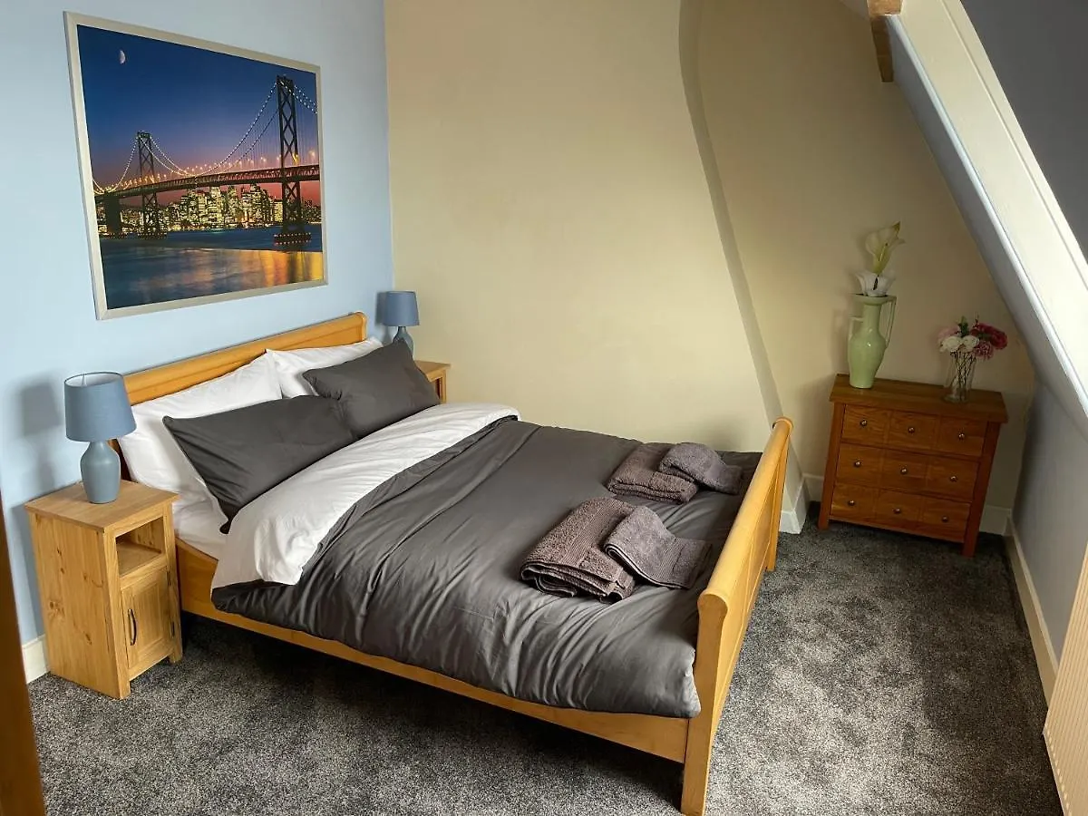 Harbour View Holiday Let - Entire 3 Bedroom Maisonette With Spectacular Harbour And Sea Front Views Sleeps 5 Bridlington Appartement