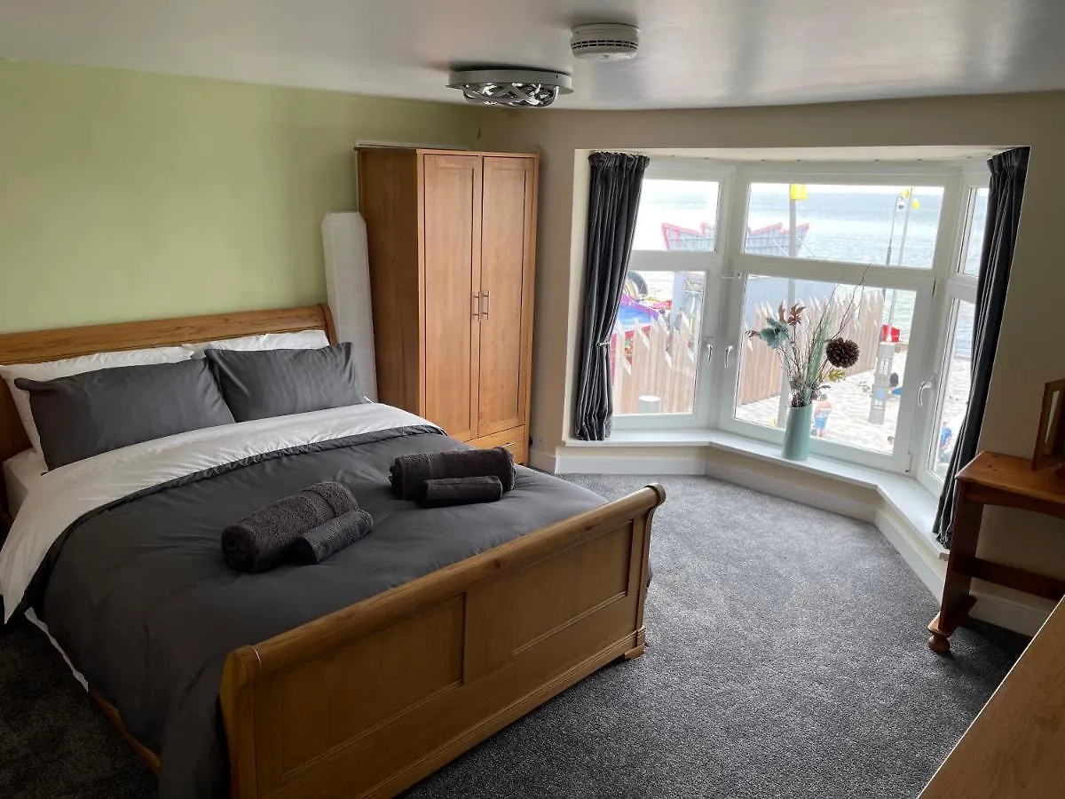 Harbour View Holiday Let - Entire 3 Bedroom Maisonette With Spectacular Harbour And Sea Front Views Sleeps 5 Bridlington Appartement