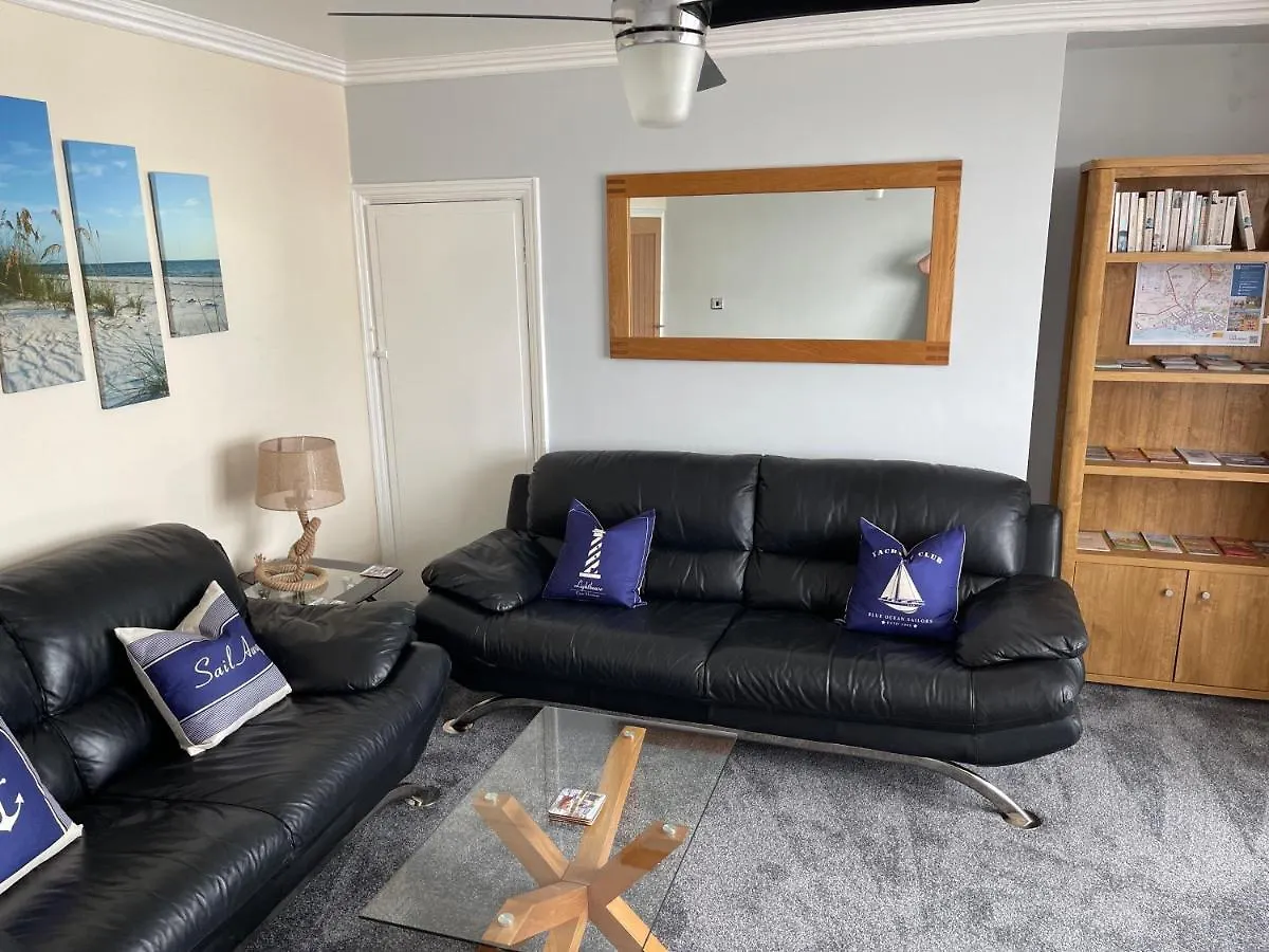 Apartamento Harbour View Holiday Let - Entire 3 Bedroom Maisonette With Spectacular Harbour And Sea Front Views Sleeps 5 Bridlington